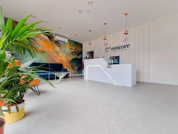 Emicare Dental & Spa