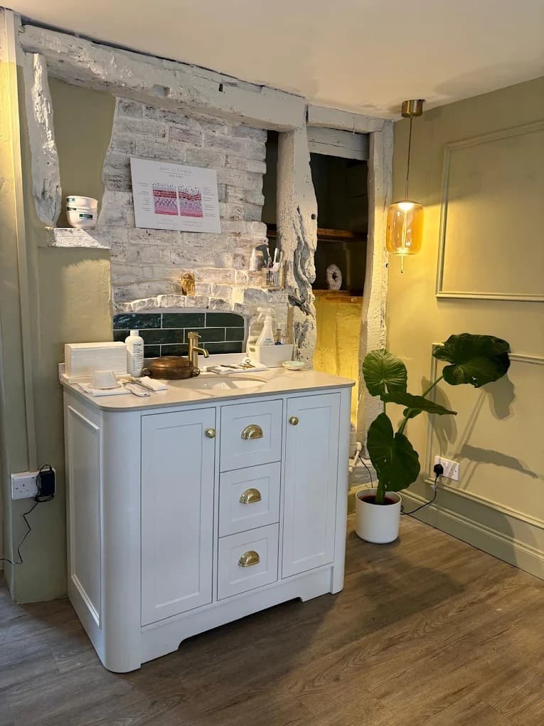 Carly Kent - Skin Health and Ageing Specialist