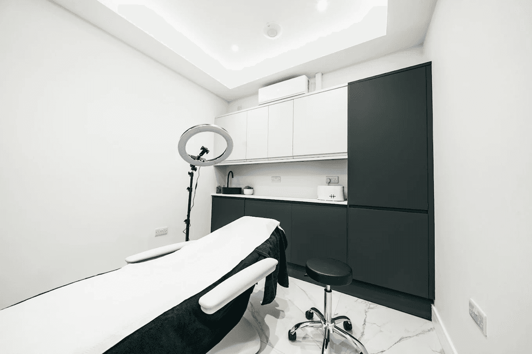 Holmes of Beauty (Wallisdown)