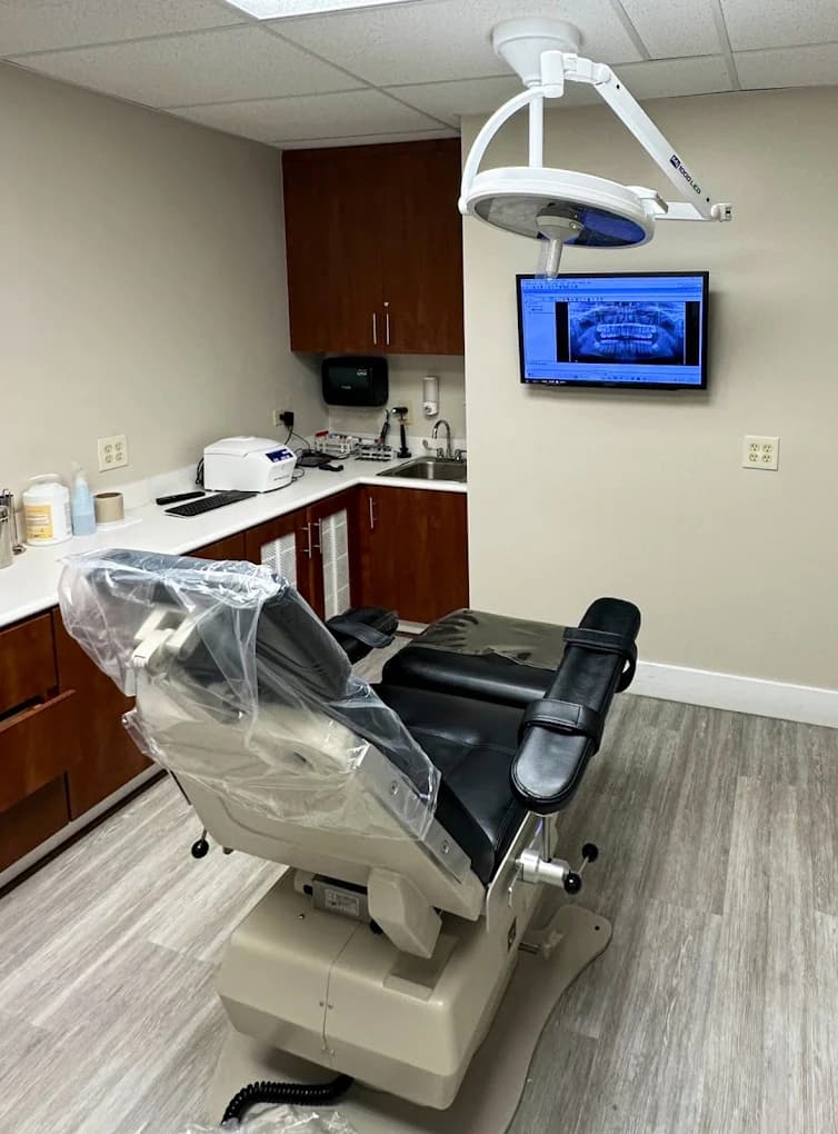 Dr. Johanny Caceres. Oral & Facial Surgery Of Miami