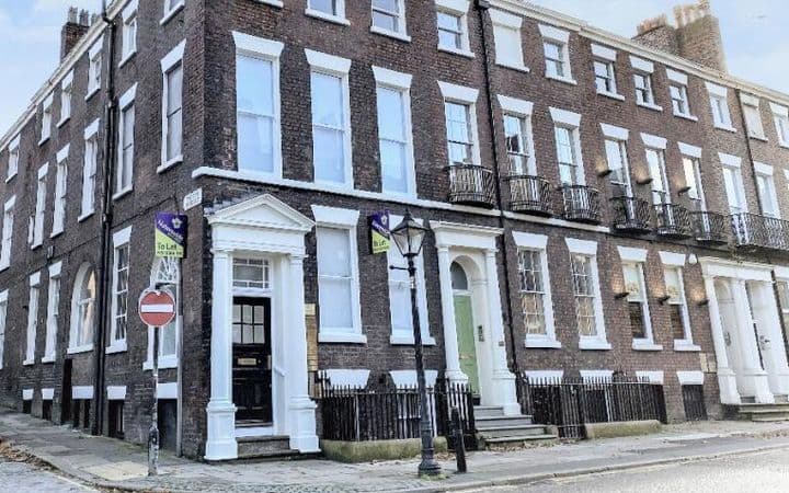 Dr Naz Clinics - Manchester