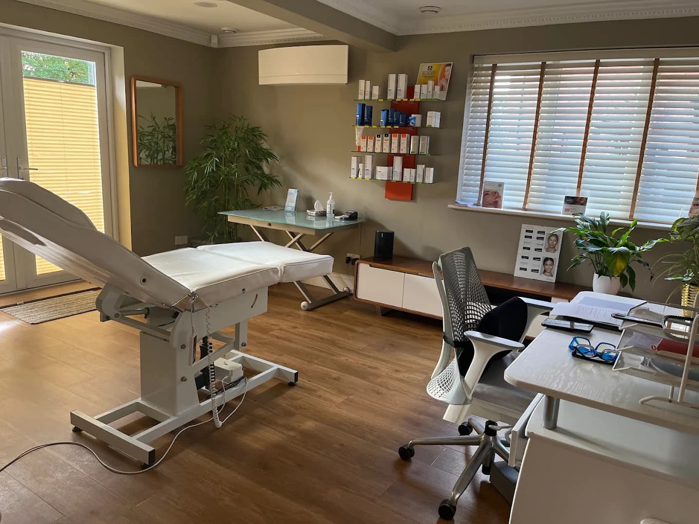 Andrea Jones Cosmetic Clinic