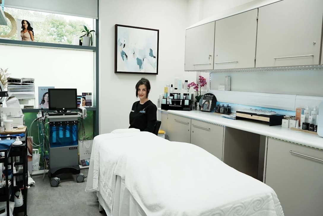 Adnova Clinic - Plastic and Cosmetic Surgery