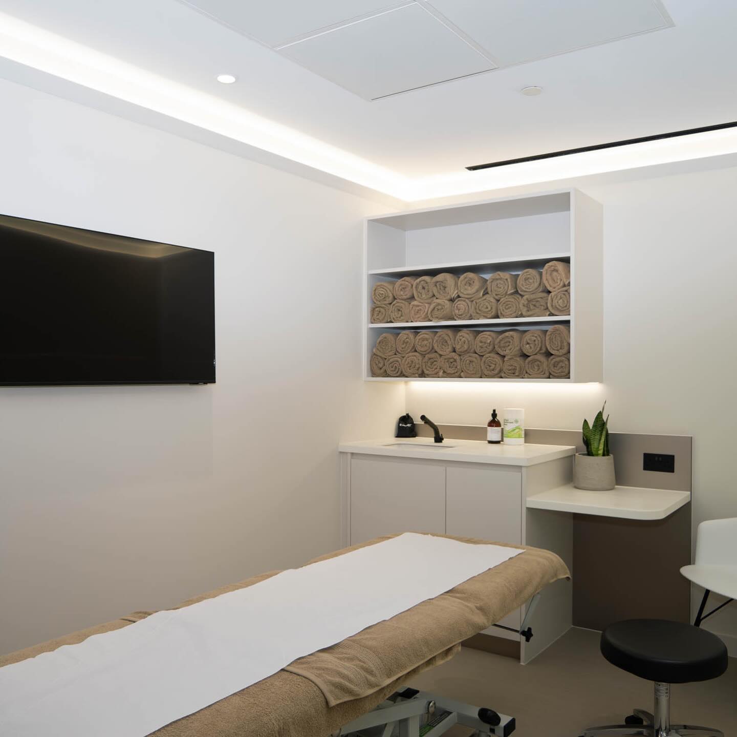 Dr Ayanna Knight - Cosmetic Skin Care, Health & Wellbeing