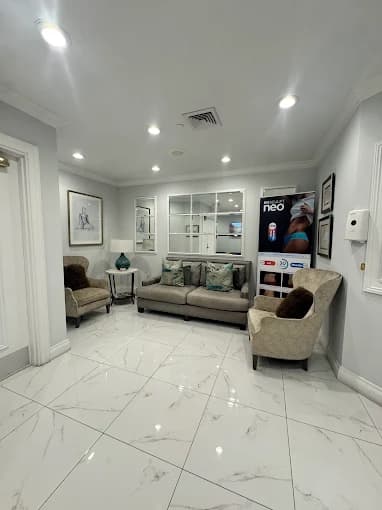 Tran Plastic Surgery LLC : Baotram Tran, MD