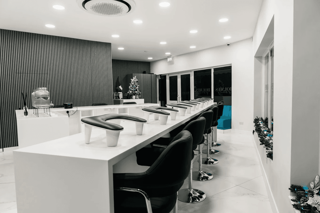 Holmes of Beauty (Wallisdown)