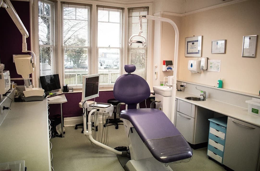 GM Dental And Implant Centre Ashford