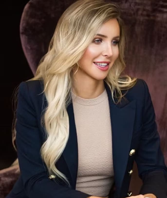 Redefining Beauty with Joelle Rotsaert, Founder of Injectual