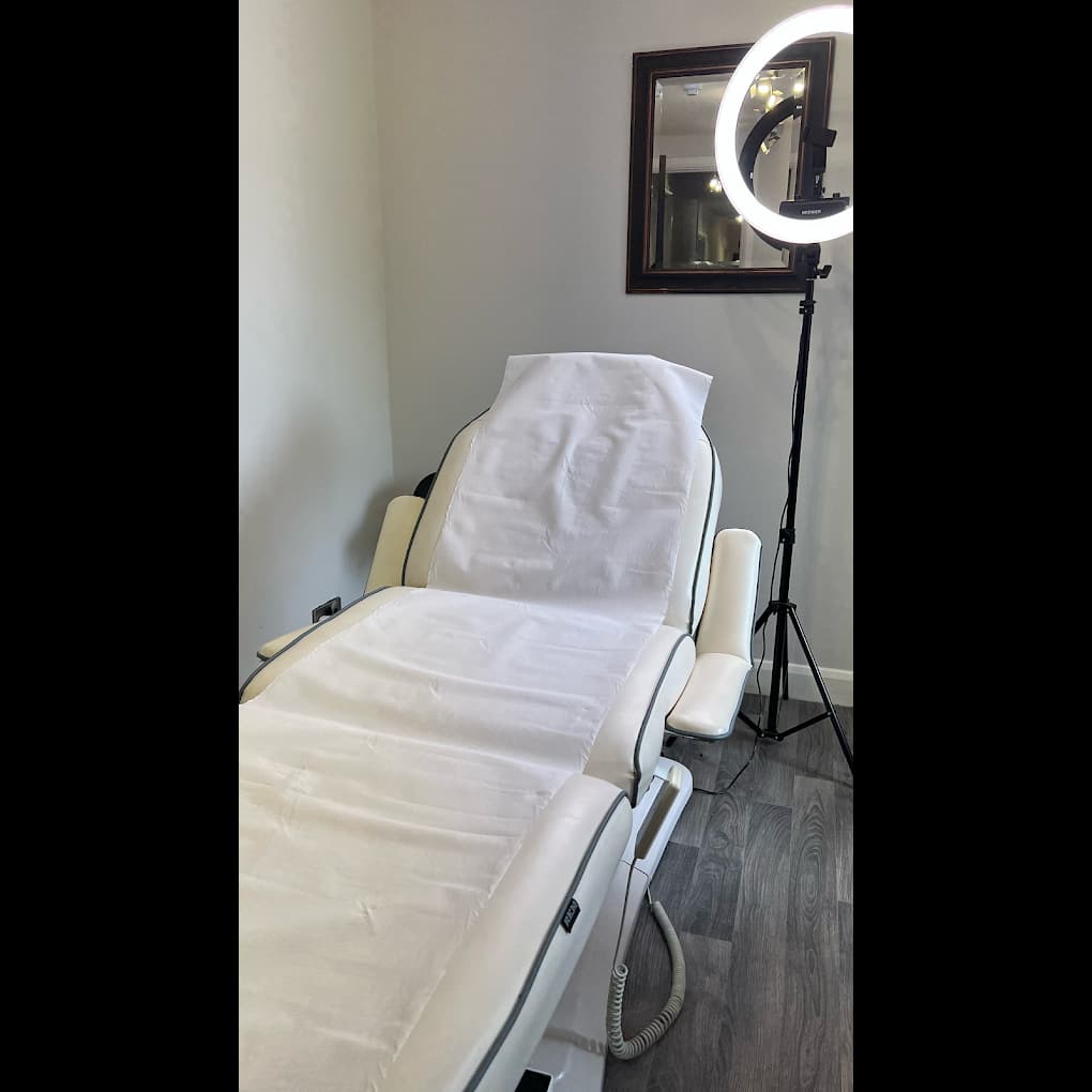 Caresmetics - Medical Aesthetics and Skincare Clinic