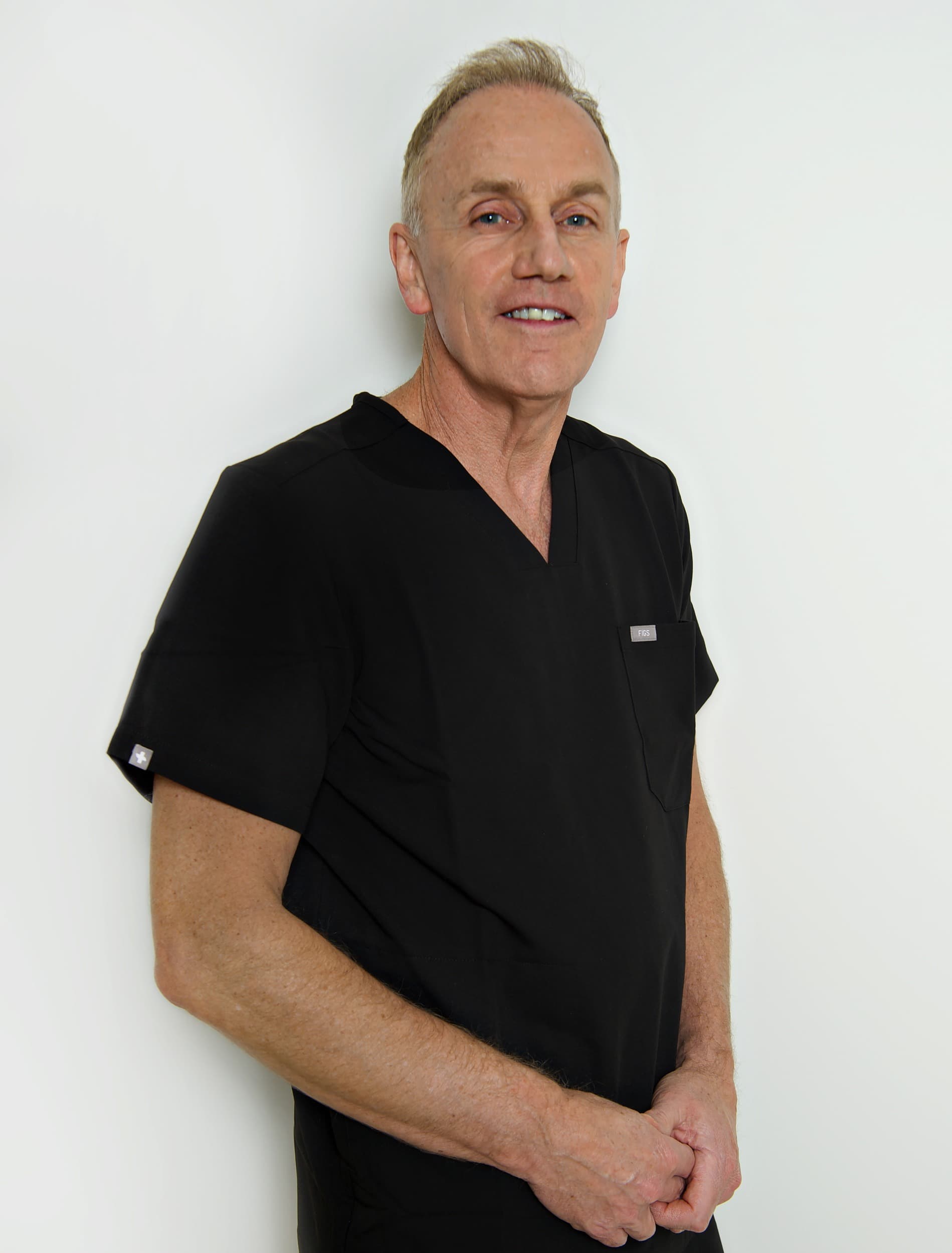 Mr Michael J Wearne BSc (Hons), MBChB, FRCOphth