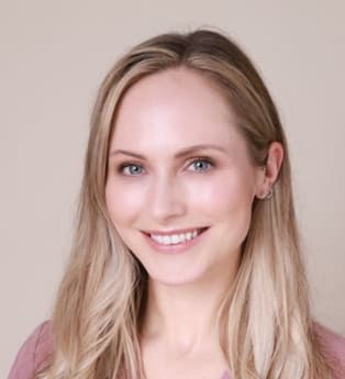 Dr Holly Cole-Hawkins