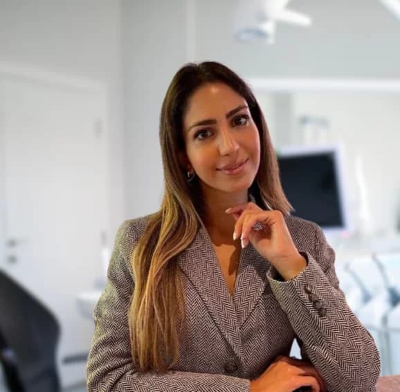 Dr Nika Kolabi