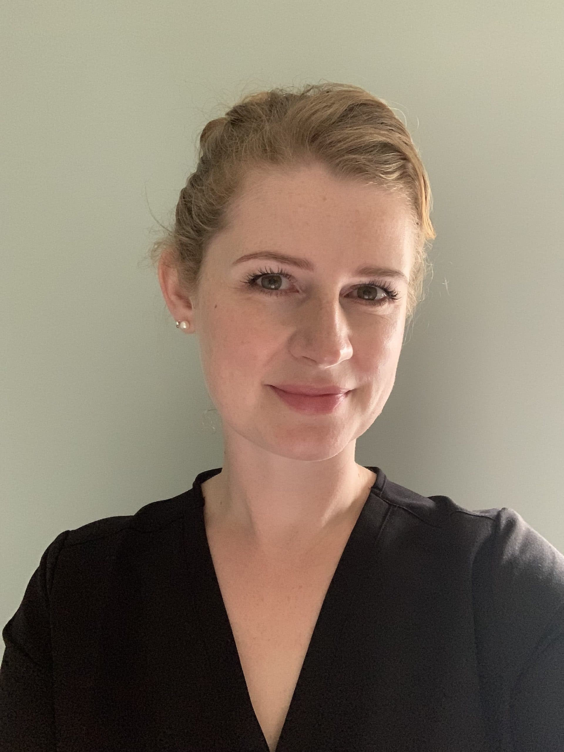 Alex McKenzie (Alexandra Holly McKenzie)