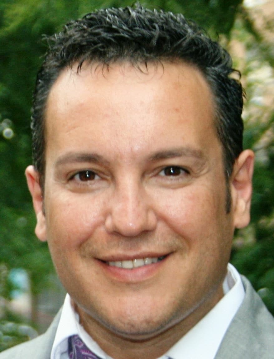 Dr Adrian Lopez Pradere