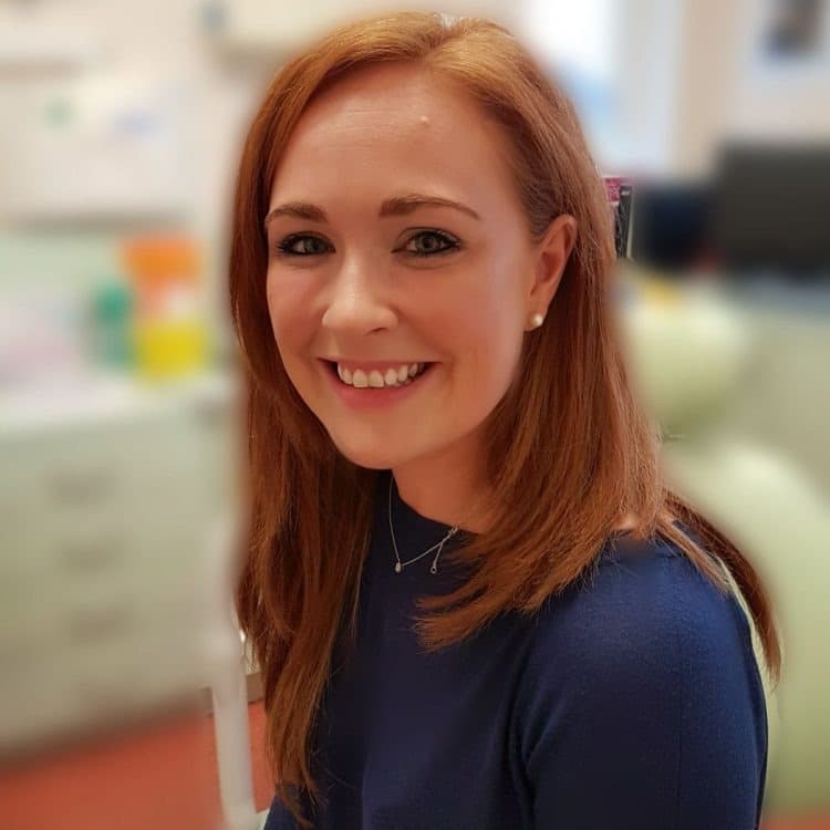 Dr Julie Johnstone